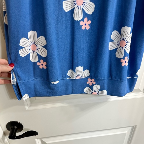 Blue Sleeveless Top with flowers - Picture 7 of 7